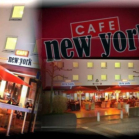 Stadthotel Langenfeld ランゲンフェルト エクステリア 写真