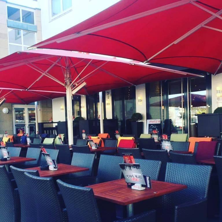 Stadthotel Langenfeld ランゲンフェルト エクステリア 写真