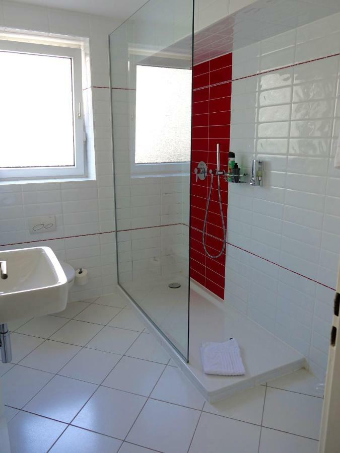 Stadthotel Langenfeld ランゲンフェルト 部屋 写真